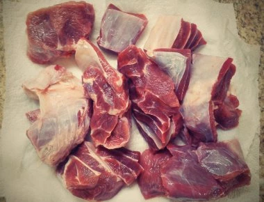 Κατάσχεσαν 330 κιλά αλλοιωμένου κρέατος στον Πειραιά